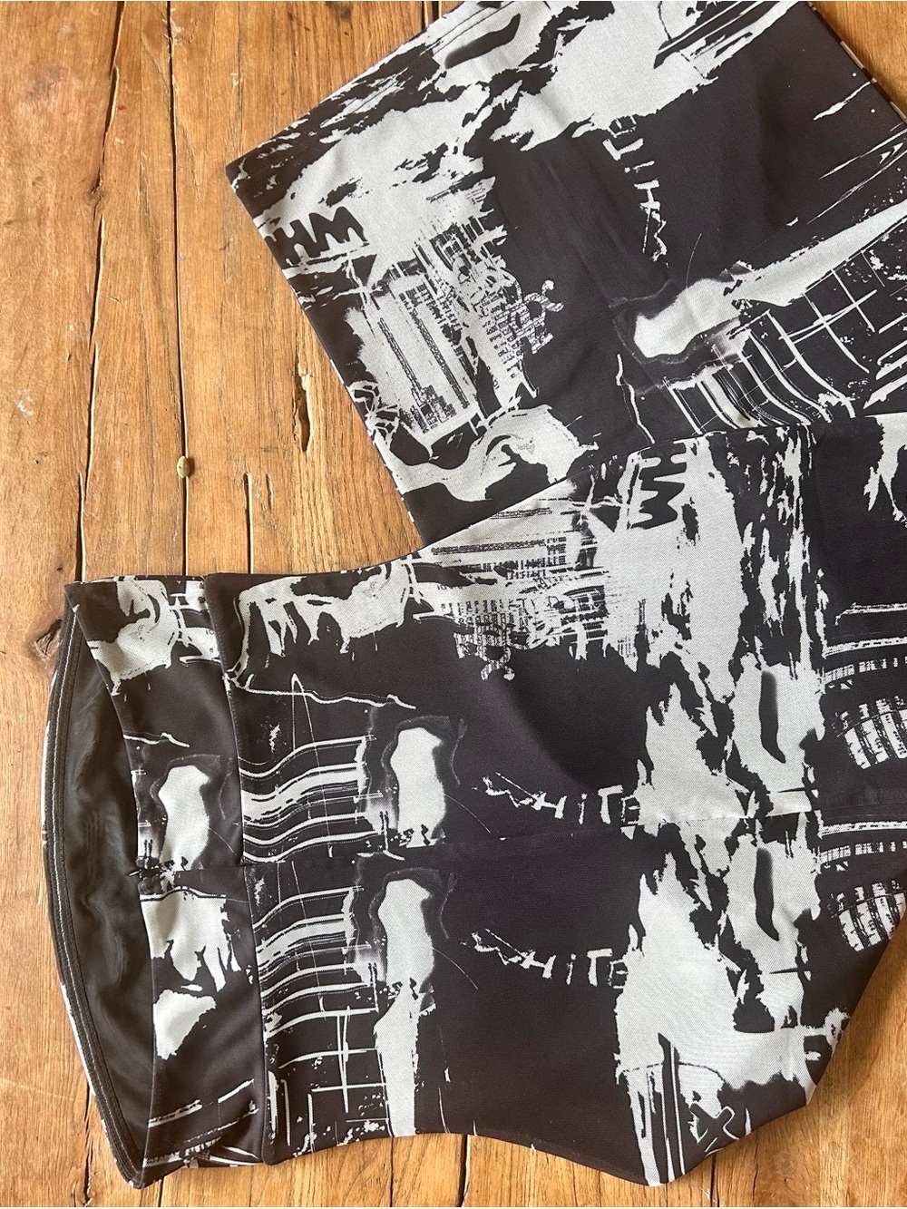 White Fox Boutique Black & White Abstract Strapless Midi Dress - Picture 6 of 8